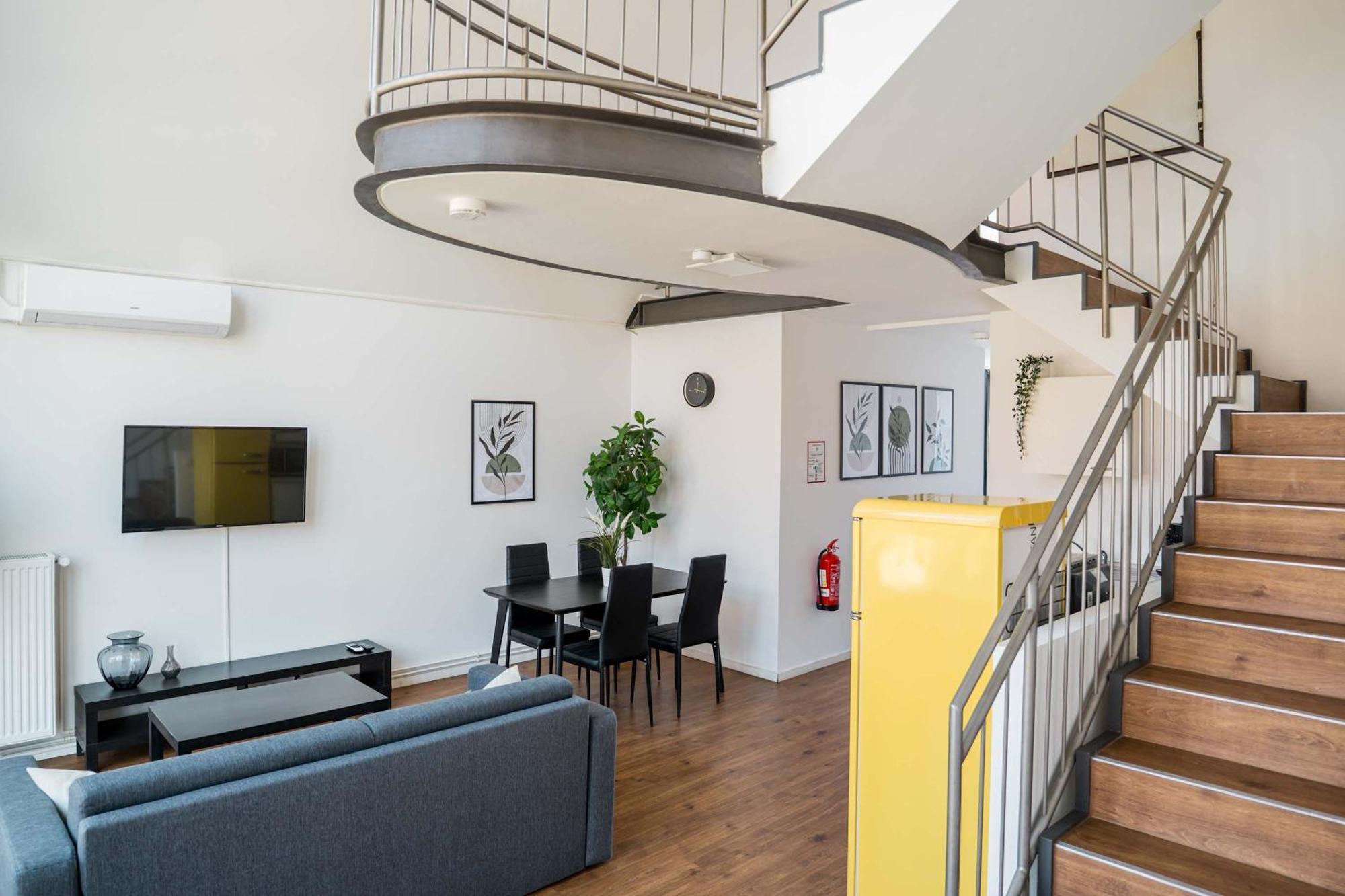 Апартаменты Fantastic Loft With Balcony Берлин Экстерьер фото